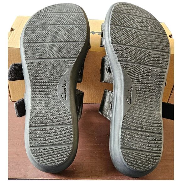 CLARKS COLKECTION Black Leather LAURIEANN Cove Ajustable Velcro Flat Sandals 9W - Picture 11 of 14